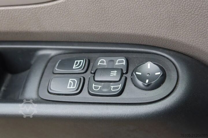 Box body DAF CF 290 FA Bak+ klep Dhollandia 2000 kg