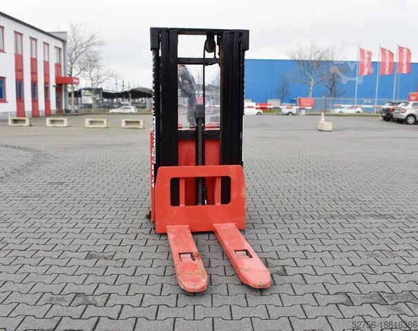 Stacker Hanselifter E 1534 FH