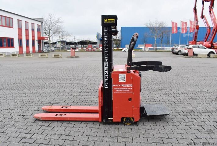 Stacker Hanselifter E 1534 FH