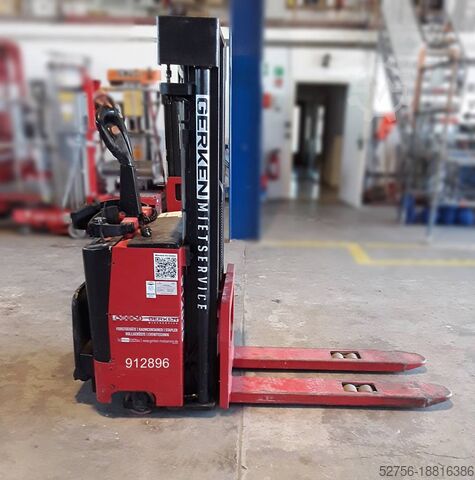 Stacker Hanselifter E 1534 FH