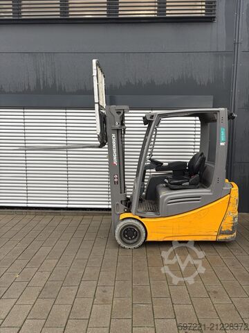 Elektrisch – 3 Räder Jungheinrich EFG 220 464DZ RES//LS//BIS//16.02.2026