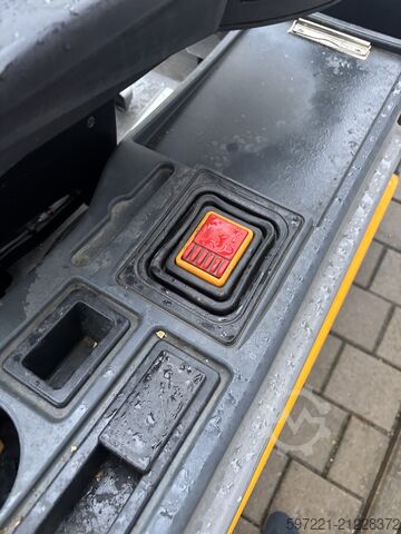 Elektrisch – 3 Räder Jungheinrich EFG 220 464DZ RES//LS//BIS//16.02.2026