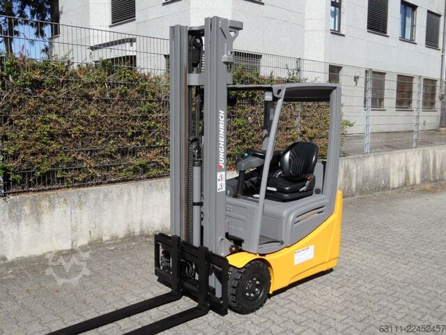Elektro 3 Rad-Stapler Jungheinrich EFG 215 - Triplex - Baujahr 2022