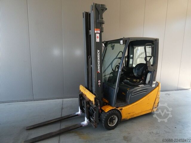 Electric 3-wheel forklift Jungheinrich EFG 220
