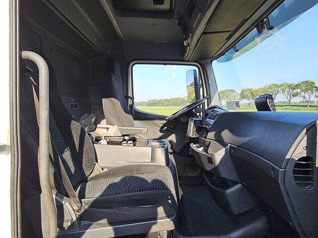 Loading platform MERCEDES-BENZ ATEGO 1221 4x2 Palfinger 127tkm