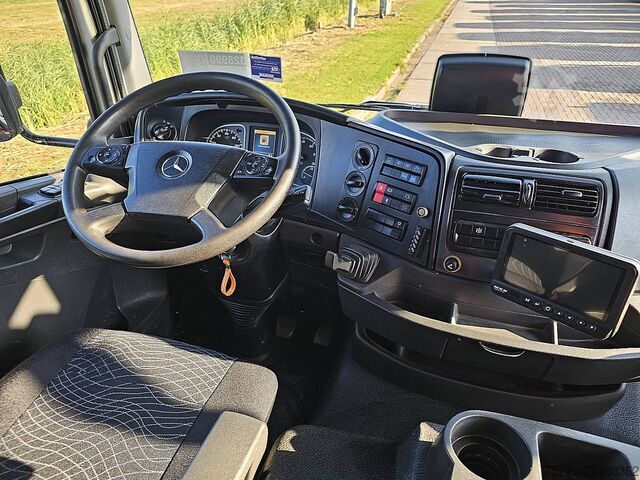 Loading platform MERCEDES-BENZ ATEGO 1221 4x2 Palfinger 127tkm