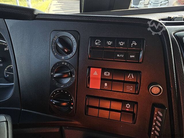 Loading platform MERCEDES-BENZ ATEGO 1221 4x2 Palfinger 127tkm