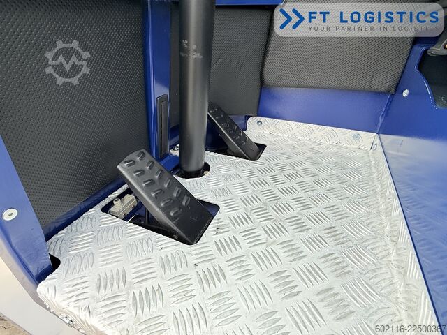 4-way forklift Combilift C4000 GAS TRIPLEX 5550 POSITIONER CABIN