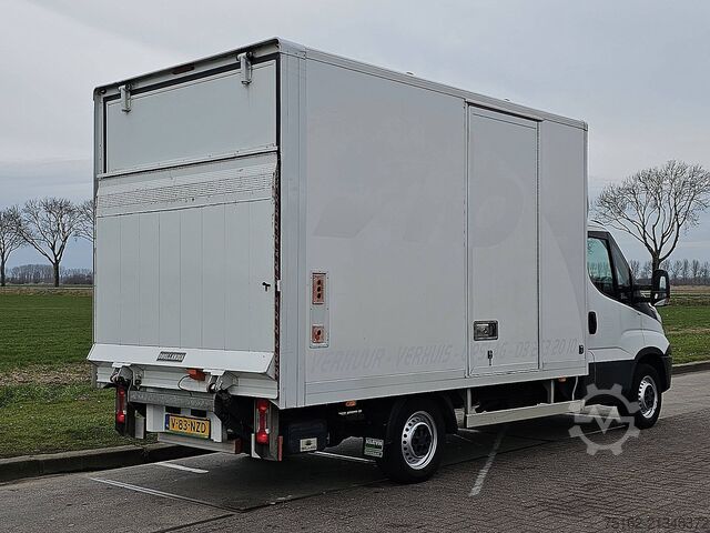 Suitcase IVECO DAILY 35S12 Bakwagen Laadklep!