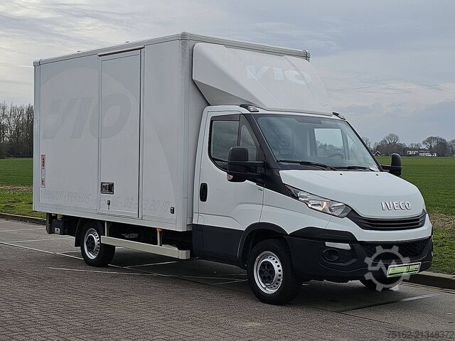 Suitcase IVECO DAILY 35S12 Bakwagen Laadklep!