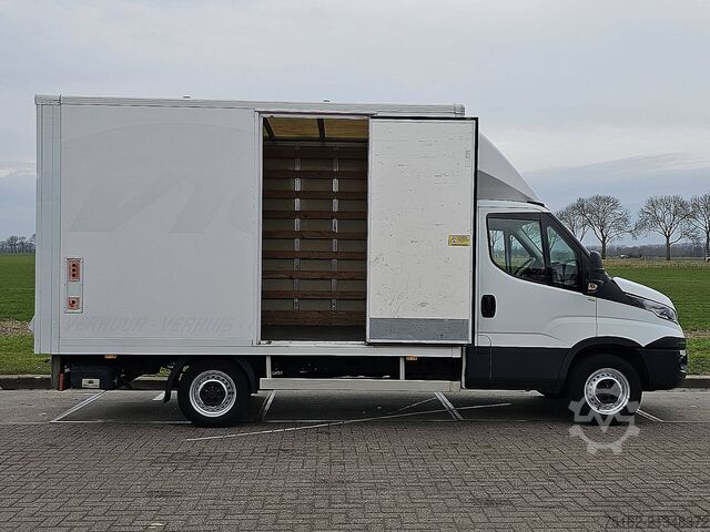 Suitcase IVECO DAILY 35S12 Bakwagen Laadklep!