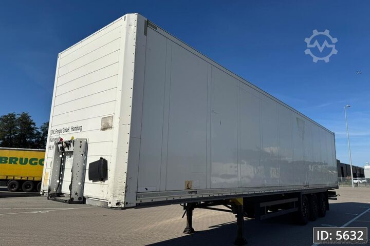 Suitcase Schmitz Cargobull SCB/S3B / Disk brakes / Double stock