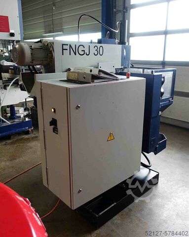 Universal tool milling machine INTOS FNGJ30