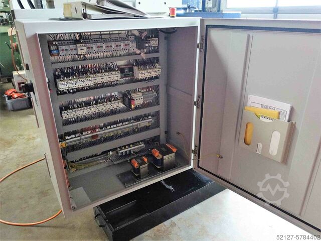 Universal tool milling machine INTOS FNGJ30