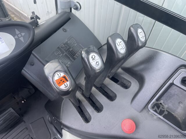 Electric 4-wheel forklift STILL RX60-40