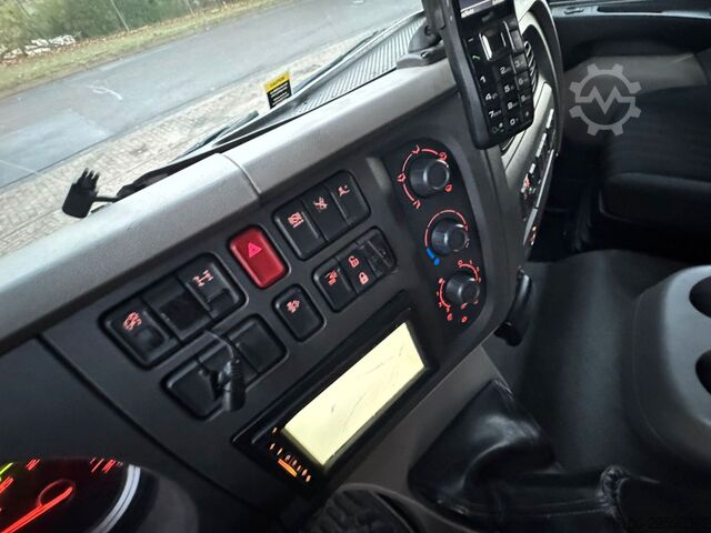 Refrigerated truck DAF LF 16.260 Tiefkühlkoffer mit Ladebordwand
