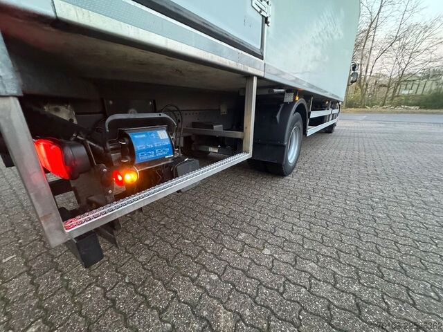 Refrigerated truck DAF LF 16.260 Tiefkühlkoffer mit Ladebordwand