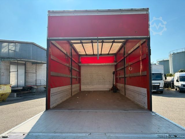 Curtain sider van RENAULT RENAULT D210 Planefahrzeug