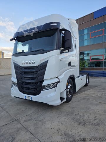 Truck chassis Iveco Stralis AS