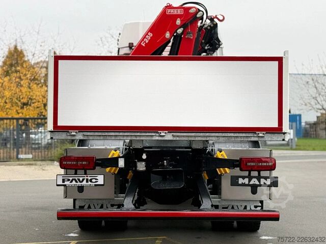 Loading platform MAN TGS 33.520 6x6 BL Pritsche Kran Fassi F235A.2.24