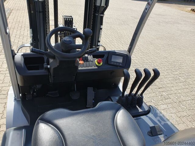 Electric 4-wheel forklift Still RCE 30