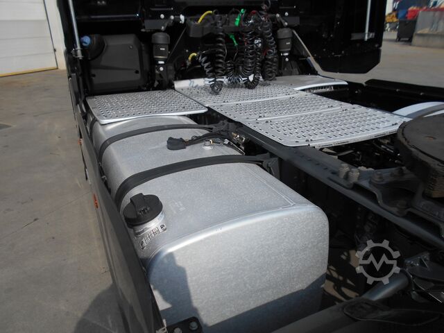 Standard tractor unit DAF XG 480