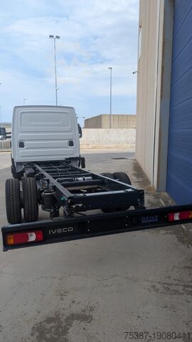 Truck chassis iveco 72c18