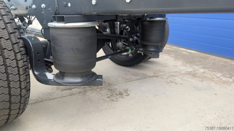 Truck chassis iveco 72c18