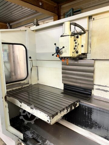 Universal-Bearbeitungszentrum MIKRON UME 900