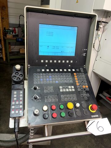 Universal-Bearbeitungszentrum MIKRON UME 900