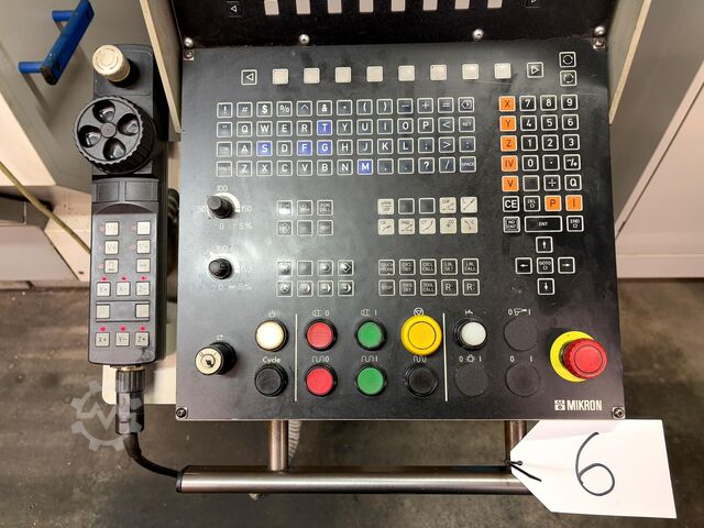 Universal-Bearbeitungszentrum MIKRON UME 900