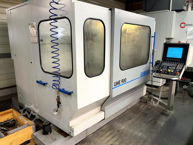 Universal-Bearbeitungszentrum MIKRON UME 900