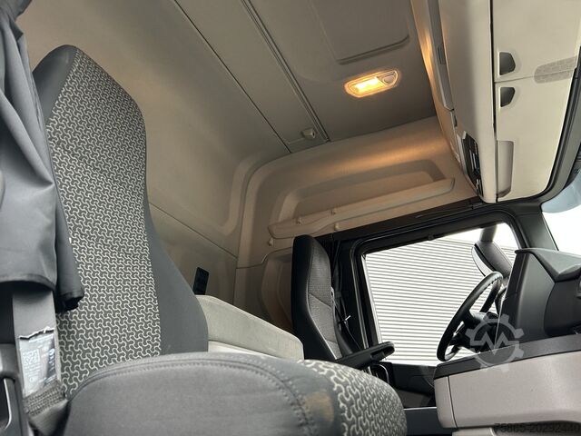 Standard tractor Scania R450 Highline / Retarder / 779 dkm / APK TUV 03-26