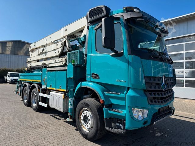 Betonpumpen-LKW MERCEDES-BENZ AROCS 2844 6x4 Euro 6 Betonpumpe SERMAC 5Z33
