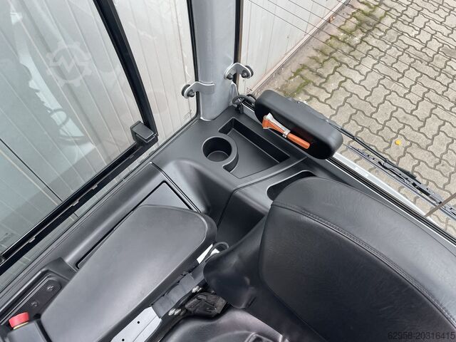Electric 4-wheel forklift STILL RX60-30 - AKKU 83% Restkapazität