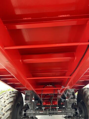 Trailer for Palox, straw