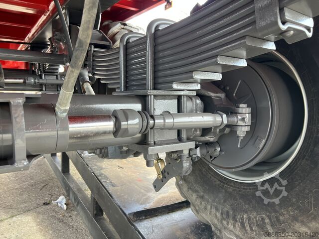 Trailer for Palox, straw