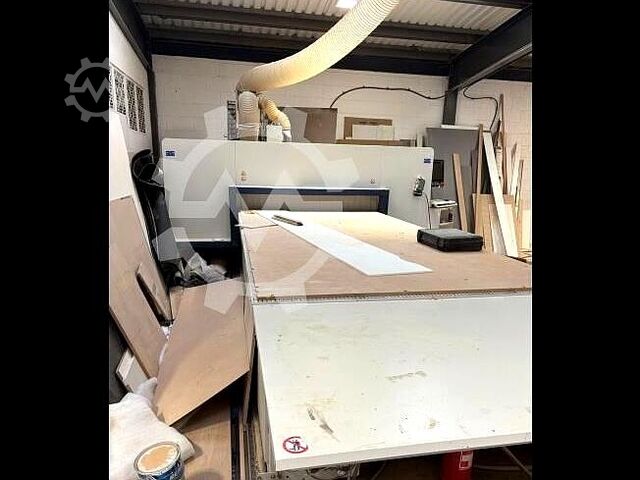 Bearbeitungszentrum SCM morbidelli x200