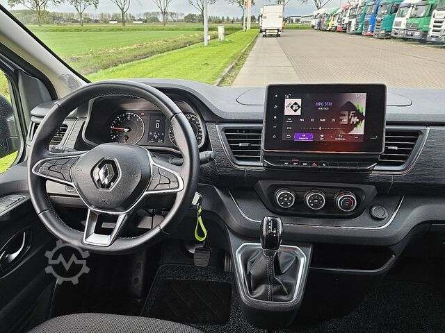Passenger transportation RENAULT TRAFIC 2.0 DCI ac aut. 9 pers EURO6