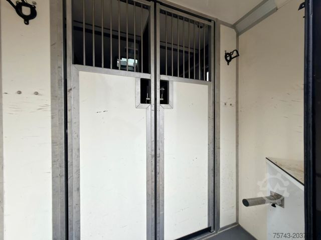 Livestock transporter RENAULT Master STX Haras 5 Sitzer TÜV NEU