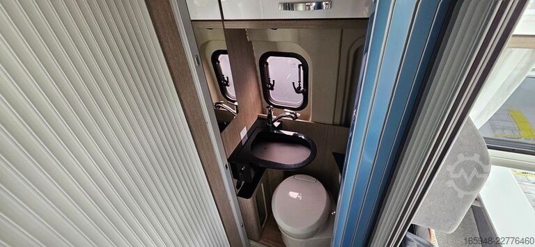 Campervan PÖSSL PÖSSL Roadstar 600 L*Längsbetten auf 6m