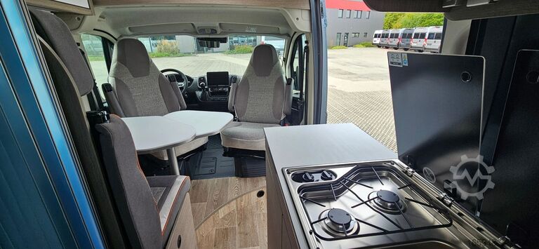 Campervan PÖSSL PÖSSL Roadstar 600 L*Längsbetten auf 6m