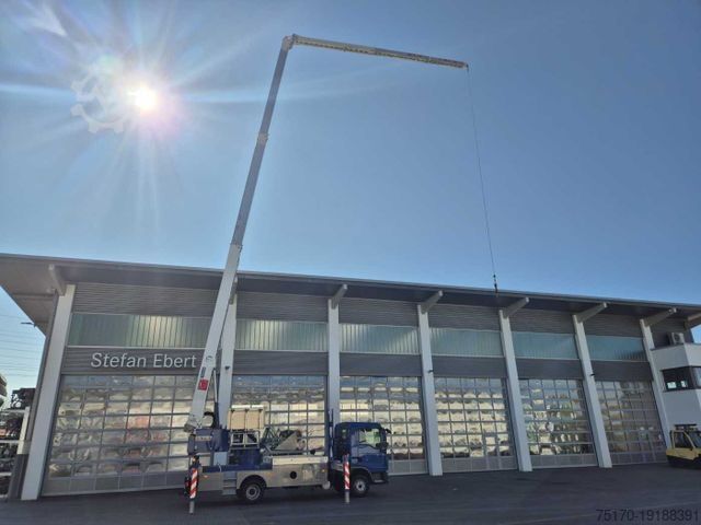 Truck-mounted crane van MAN TGL 8.150 Dachdeckerkran Klaas K25-30 TSP Funk