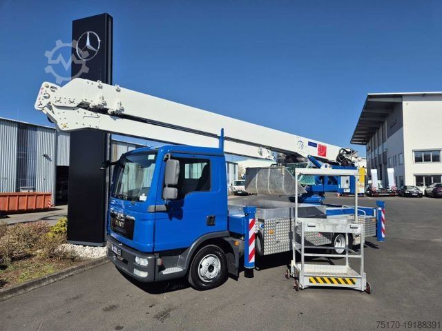 Truck-mounted crane van MAN TGL 8.150 Dachdeckerkran Klaas K25-30 TSP Funk