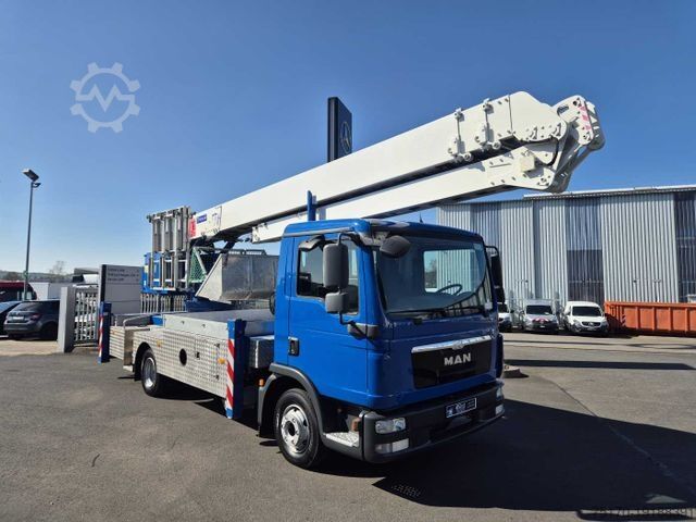 Truck-mounted crane van MAN TGL 8.150 Dachdeckerkran Klaas K25-30 TSP Funk