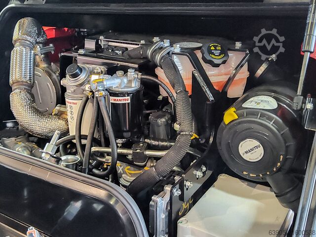 All-terrain forklift Manitou MC 30-4