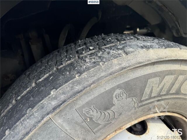 Autotransporter Volvo FH12 4x2 Car freight w/ Lohr trailer