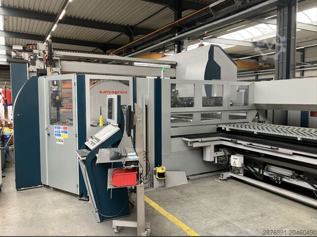 Blechbearbeitungszentrum Salvagnini P4-3125