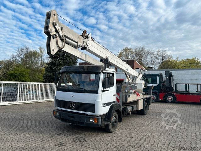 Truck-mounted crane van MERCEDES-BENZ 814 Atego mit Böcker Dachdecker Kran AK25-650