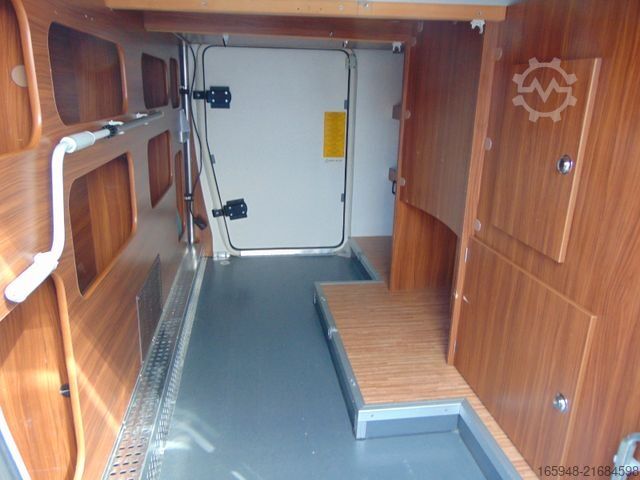 Teilintegriertes Wohnmobil ADRIA MERCEDES - POLARIS - seiner Zeit weit voraus